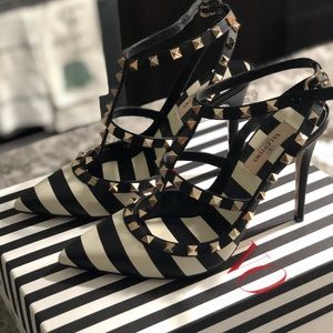 VALENTINO GARAVANI Rockstud Pump